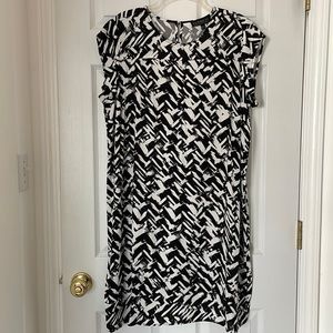 Eloquii Black & White Print Cap Sleeve Dress